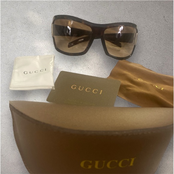 Gucci GG 1546 Tortoise Shell Women's Sunglass Frame 66-16-120. EUC - Picture 3 of 12